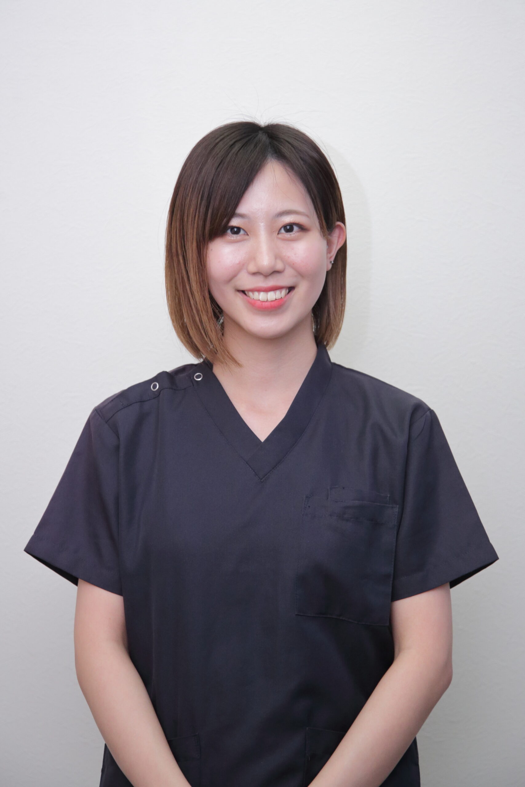 スタッフの顔写真