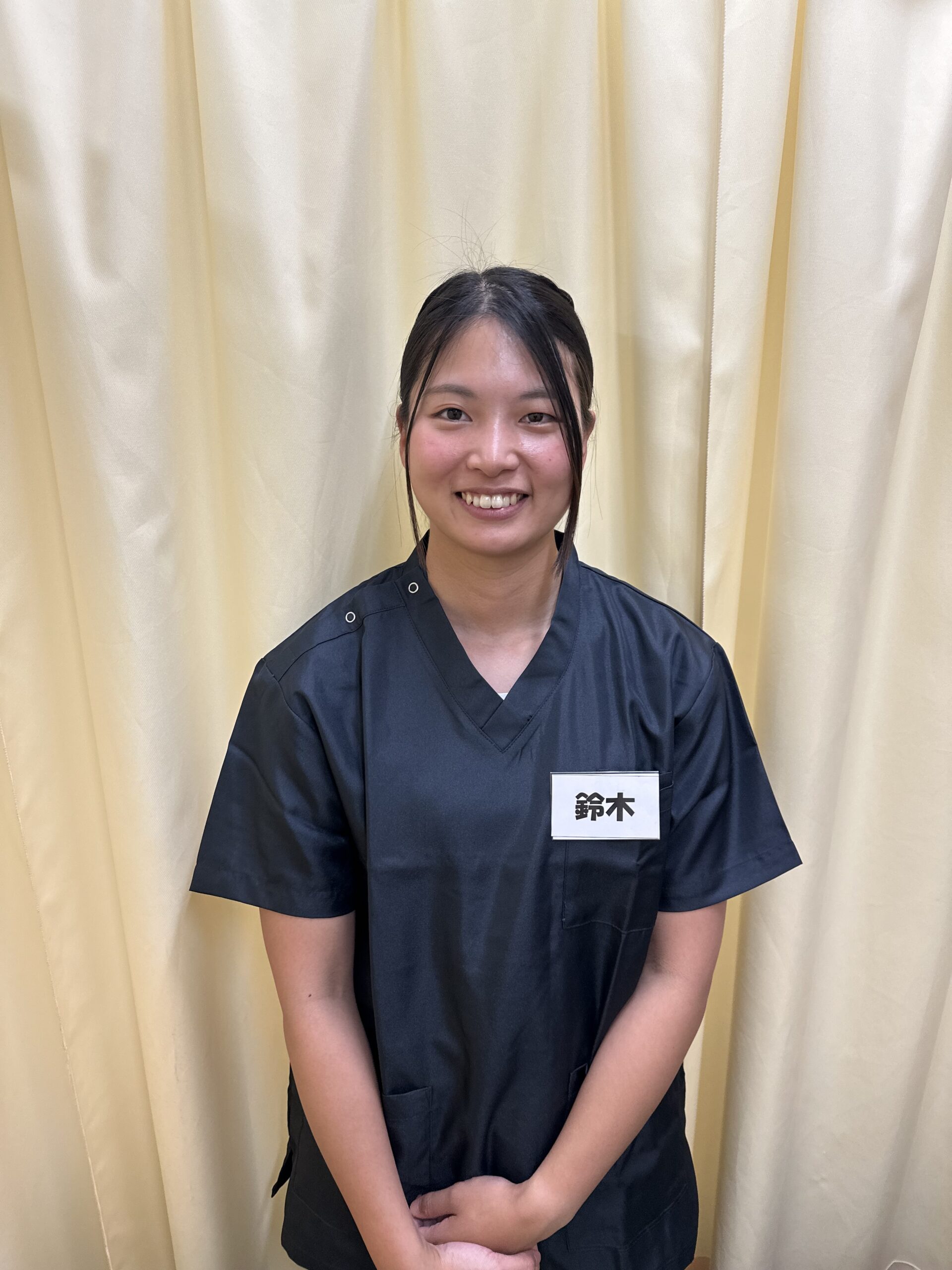 スタッフの顔写真